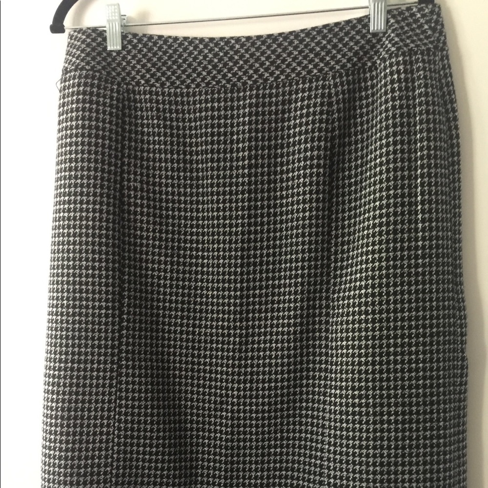 Covington Houndstooth Skirt
